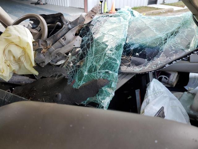 1LNHM81W0YY831001 - 2000 LINCOLN TOWN CAR EXECUTIVE GOLD photo 8