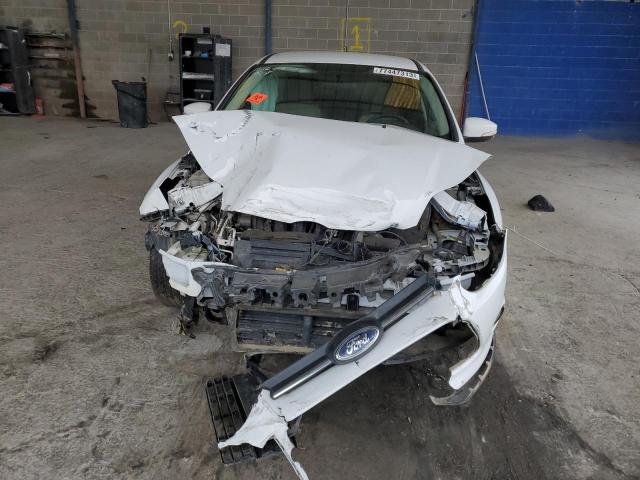 1FADP3F25EL142105 - 2014 FORD FOCUS SE WHITE photo 5