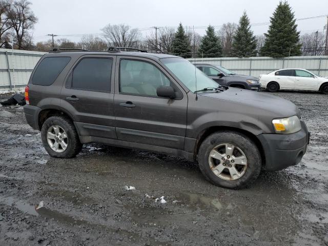 1FMCU93126KC87375 - 2006 FORD ESCAPE XLT RED photo 4