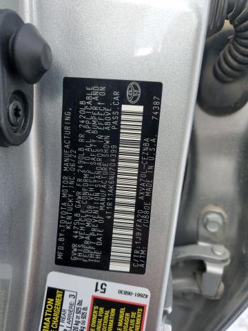 4T1R11AK6NU704399 - 2022 TOYOTA CAMRY LE SILVER photo 12