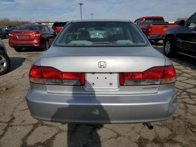 1HGCG665X1A026360 - 2001 HONDA ACCORD LX SILVER photo 6