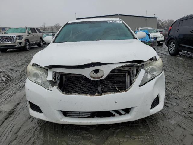 4T1BF3EKXBU745297 - 2011 TOYOTA CAMRY BASE WHITE photo 5