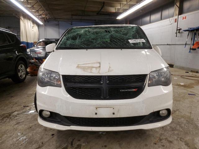 2C4RDGBG3JR190933 - 2018 DODGE GRAND CARA SE WHITE photo 5