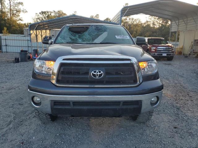 5TFDW5F1XAX132706 - 2010 TOYOTA TUNDRA CREWMAX SR5 GRAY photo 5