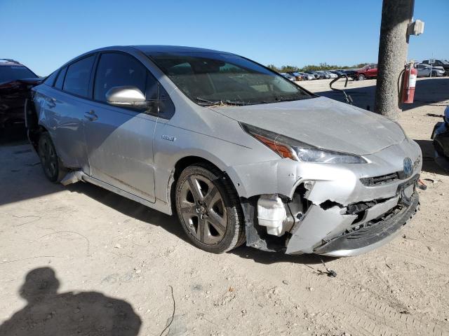 JTDKARFU6K3078577 - 2019 TOYOTA PRIUS SILVER photo 4