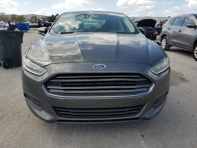 3FA6P0H77FR167199 - 2015 FORD FUSION SE GRAY photo 5