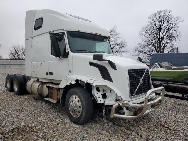 2013 VOLVO VN VNL, 