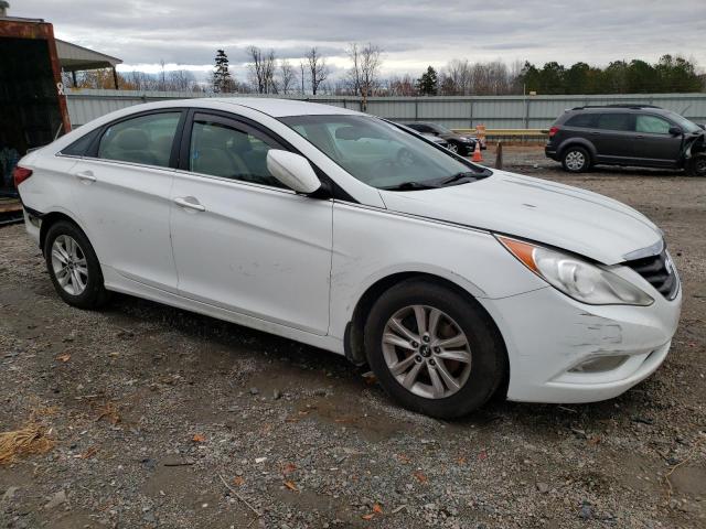 5NPEB4AC3DH635917 - 2013 HYUNDAI SONATA GLS WHITE photo 4