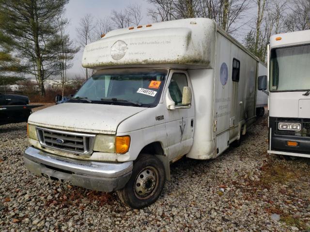 1FDXE45S65HA08755 - 2005 FORD ECONOLINE E450 SUPER DUTY CUTAWAY VAN WHITE photo 2