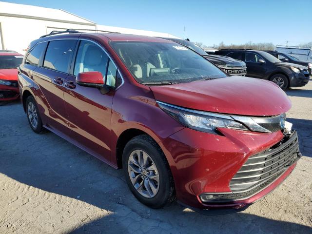 5TDKRKEC6NS122153 - 2022 TOYOTA SIENNA LE RED photo 4