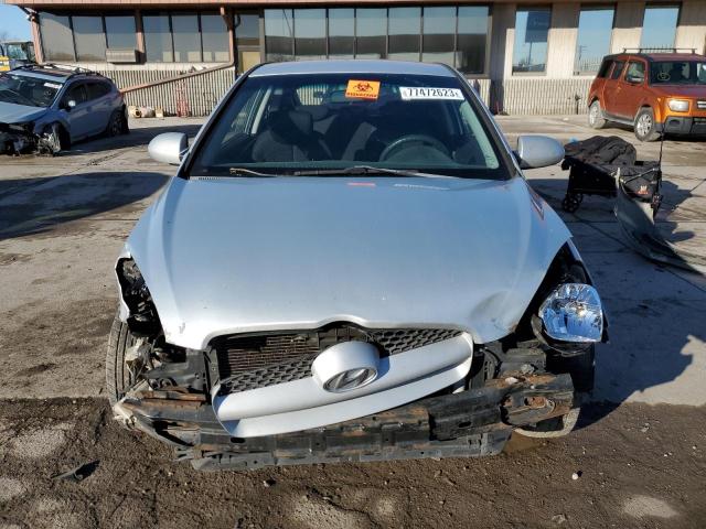 KMHCM36C79U124367 - 2009 HYUNDAI ACCENT GS SILVER photo 5