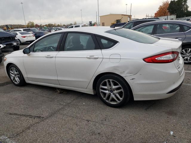 3FA6P0H70GR201193 - 2016 FORD FUSION SE WHITE photo 2