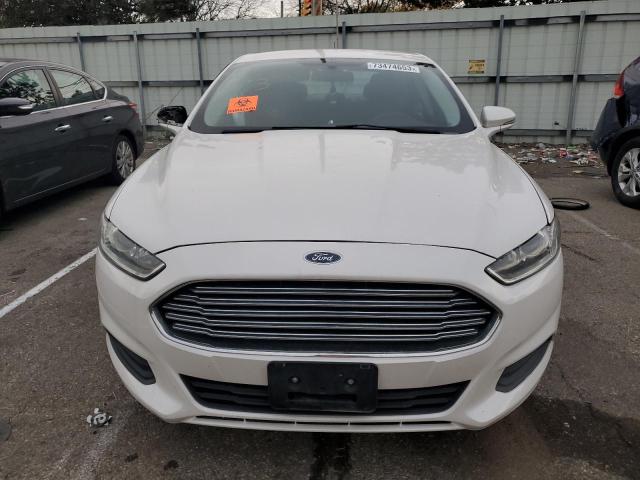 3FA6P0H70GR201193 - 2016 FORD FUSION SE WHITE photo 5