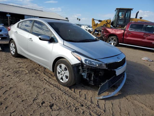 3KPFK4A77HE142579 - 2017 KIA FORTE LX SILVER photo 4