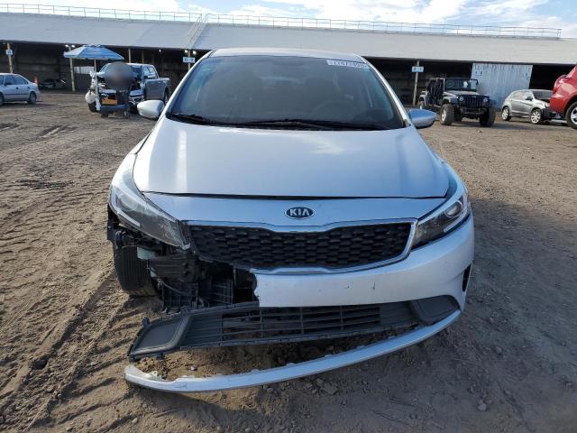 3KPFK4A77HE142579 - 2017 KIA FORTE LX SILVER photo 5