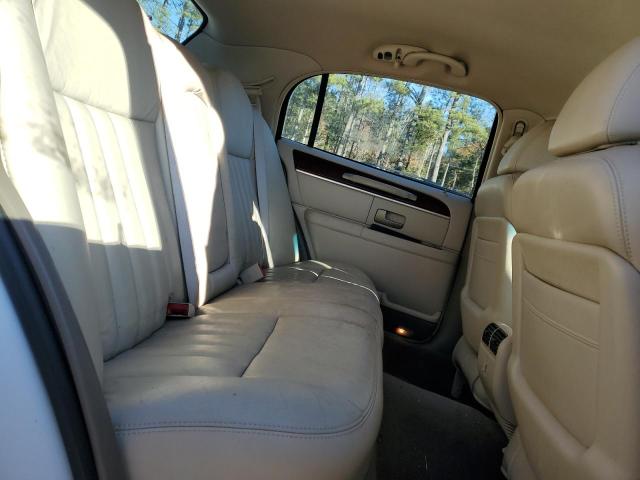 1LNHM81W94Y686728 - 2004 LINCOLN TOWN CAR EXECUTIVE WHITE photo 10