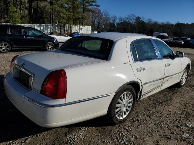 1LNHM81W94Y686728 - 2004 LINCOLN TOWN CAR EXECUTIVE WHITE photo 3