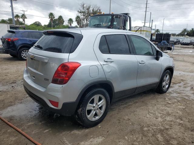 KL7CJKSB3LB035528 - 2020 CHEVROLET TRAX LS SILVER photo 3