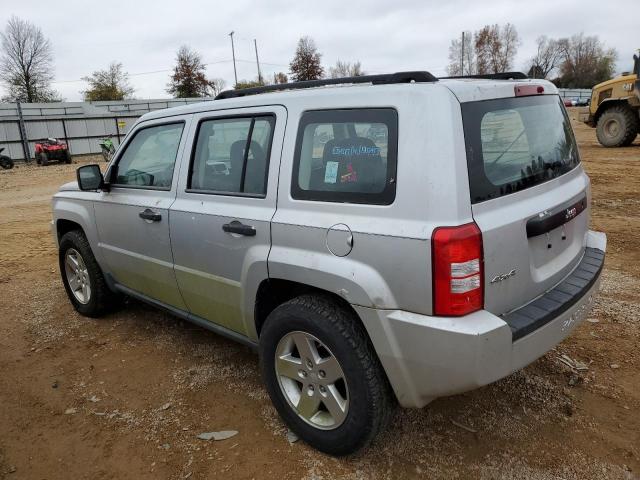 1J8FF28W48D705233 - 2008 JEEP PATRIOT SPORT SILVER photo 2