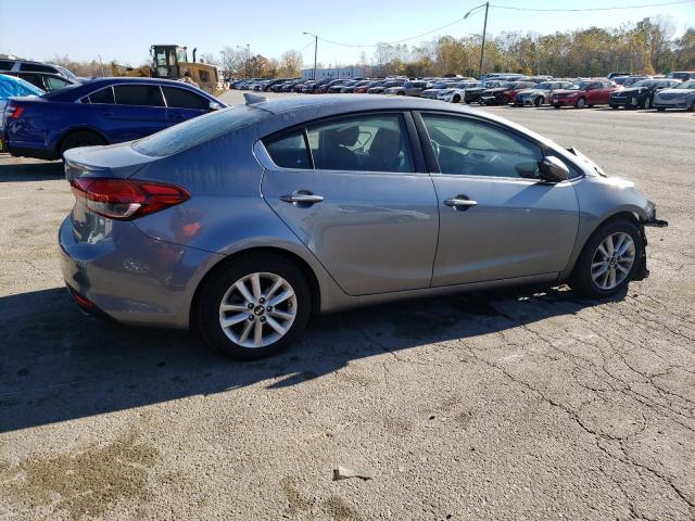 3KPFL4A76HE051851 - 2017 KIA FORTE LX GRAY photo 3