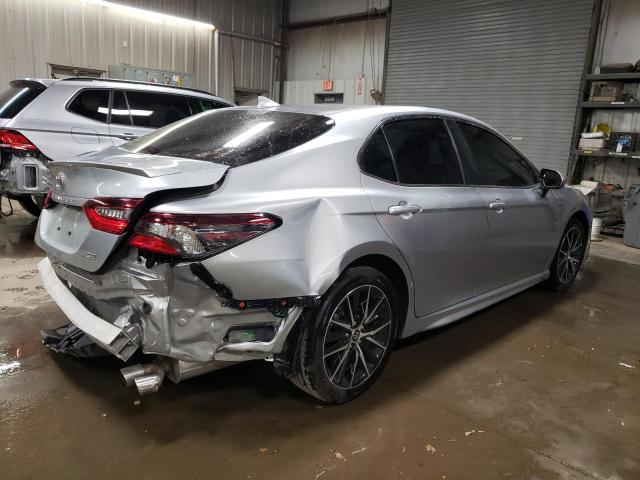 4T1G11AK3PU807709 - 2023 TOYOTA CAMRY SE NIGHT SHADE SILVER photo 3