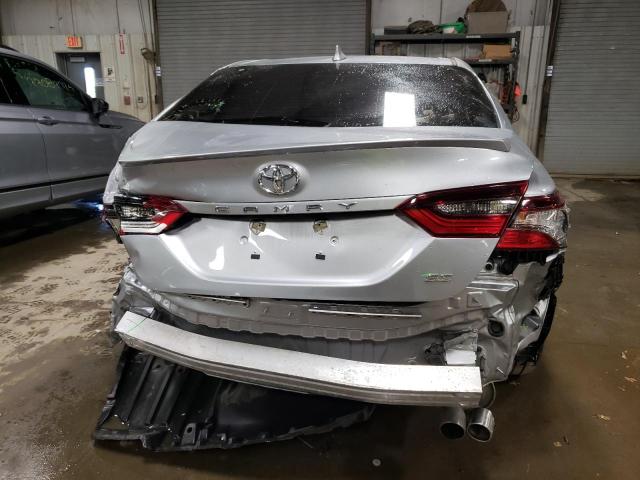 4T1G11AK3PU807709 - 2023 TOYOTA CAMRY SE NIGHT SHADE SILVER photo 6