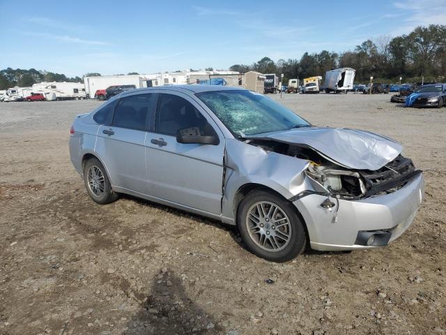 1FAHP3FN1BW185426 - 2011 FORD FOCUS SE SILVER photo 4