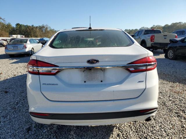 3FA6P0H75JR163404 - 2018 FORD FUSION SE WHITE photo 6