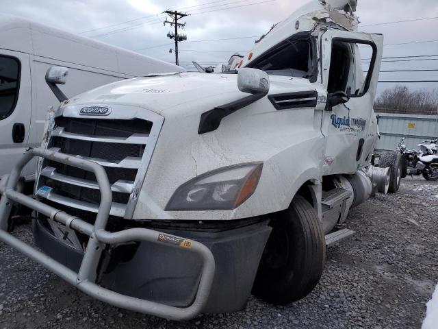 3AKJHHDV7PSNK3216 - 2023 FREIGHTLINER CASCADIA WHITE photo 2