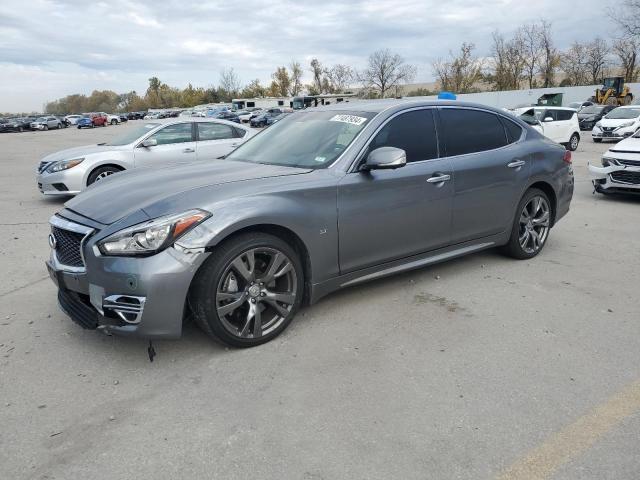 2017 INFINITI Q70L 3.7, 