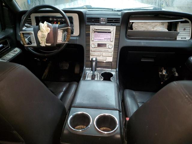 5LMFU28588LJ06158 - 2008 LINCOLN NAVIGATOR თეთრი ფოტო 8