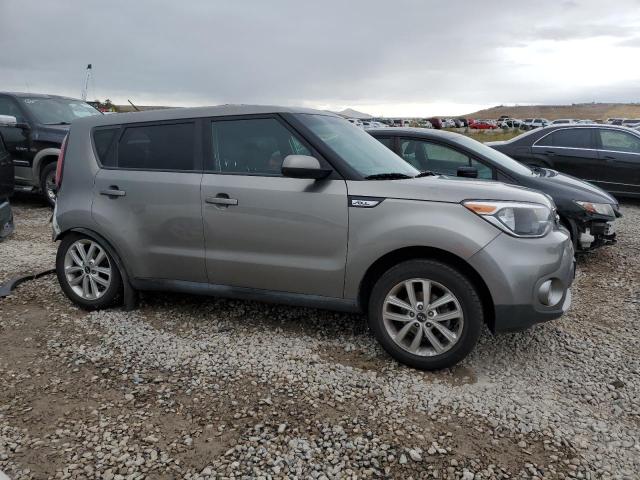 KNDJP3A50K7007035 - 2019 KIA SOUL + GRAY photo 4