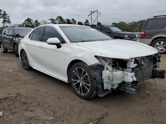 4T1B11HK9KU205700 - 2019 TOYOTA CAMRY L WHITE photo 4