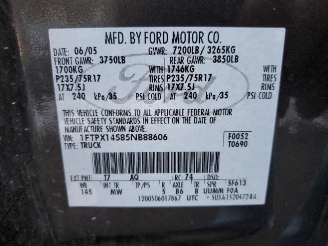 1FTPX14585NB88606 - 2005 FORD F150 BROWN photo 12