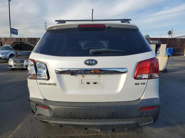 5XYKU4A25BG126307 - 2011 KIA SORENTO EX WHITE photo 6