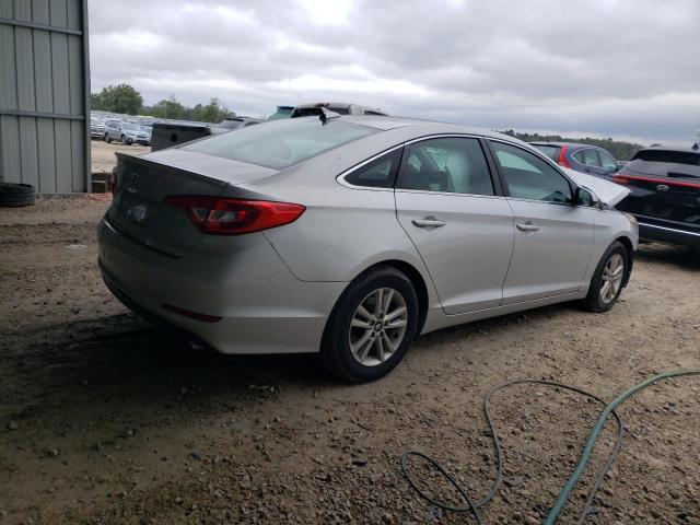 5NPE24AF4HH576926 - 2017 HYUNDAI SONATA SE SILVER photo 3