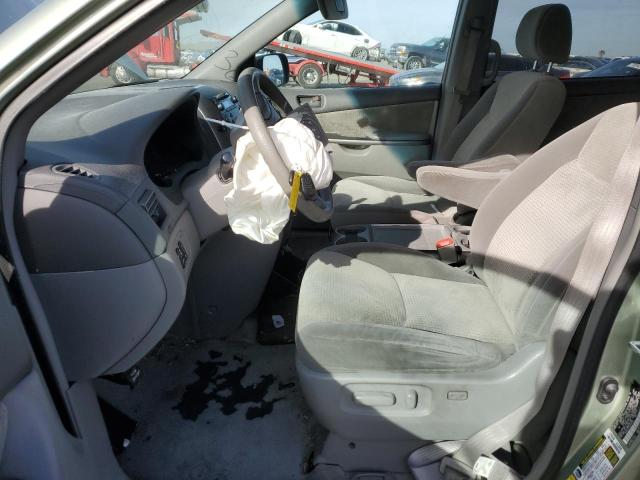 5TDZK23C58S202361 - 2008 TOYOTA SIENNA CE SILVER photo 7