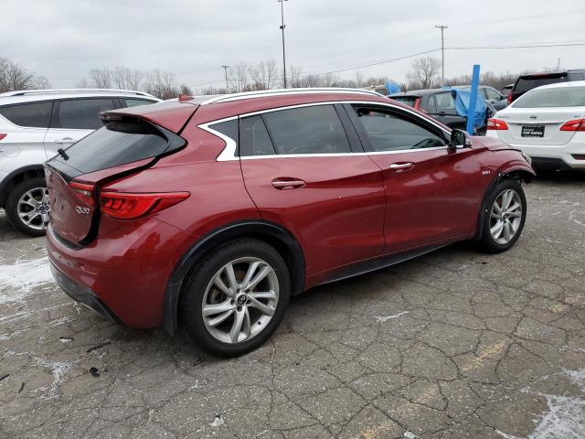 SJKCH5CP9JA046253 - 2018 INFINITI QX30 BASE RED photo 3