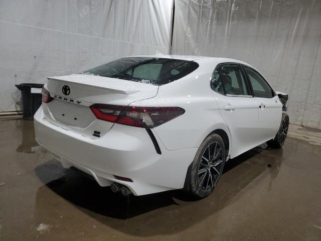 4T1G11BK0RU110726 - 2024 TOYOTA CAMRY SE NIGHT SHADE WHITE photo 3