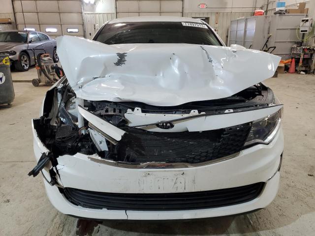 5XXGT4L35JG261112 - 2018 KIA OPTIMA LX WHITE photo 5