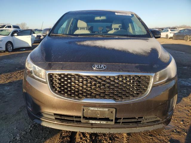 KNDMB5C1XG6146538 - 2016 KIA SEDONA LX GRAY photo 5