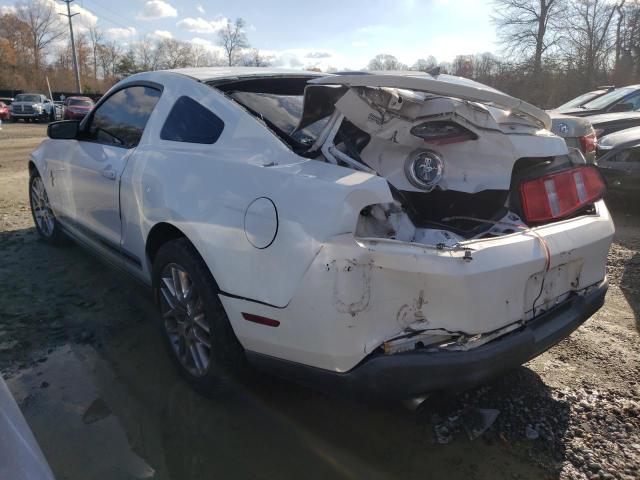 1ZVBP8AM9C5226093 - 2012 FORD MUSTANG WHITE photo 2