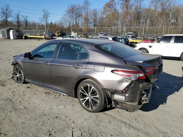 4T1B11HK2JU553126 - 2018 TOYOTA CAMRY L GRAY photo 2