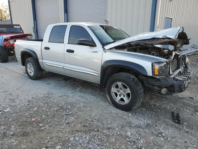 1D7HE48N65S261713 - 2005 DODGE DAKOTA QUAD SLT SILVER photo 4