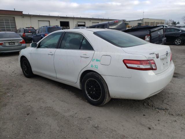 4T1BF3EK2BU633075 - 2011 TOYOTA CAMRY BASE WHITE photo 2