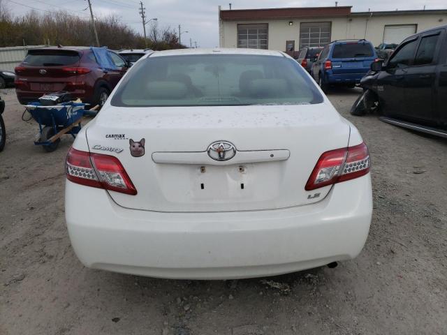 4T1BF3EK2BU633075 - 2011 TOYOTA CAMRY BASE WHITE photo 6