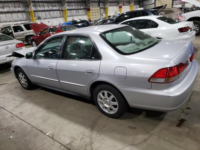 1HGCG56742A127617 - 2002 HONDA ACCORD SE SILVER photo 2