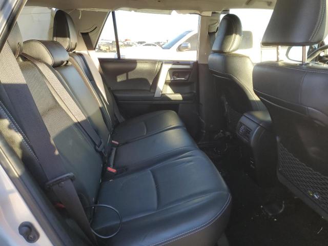 JTEBU5JR4J5556738 - 2018 TOYOTA 4RUNNER SR5/SR5 PREMIUM 银色 照片 10