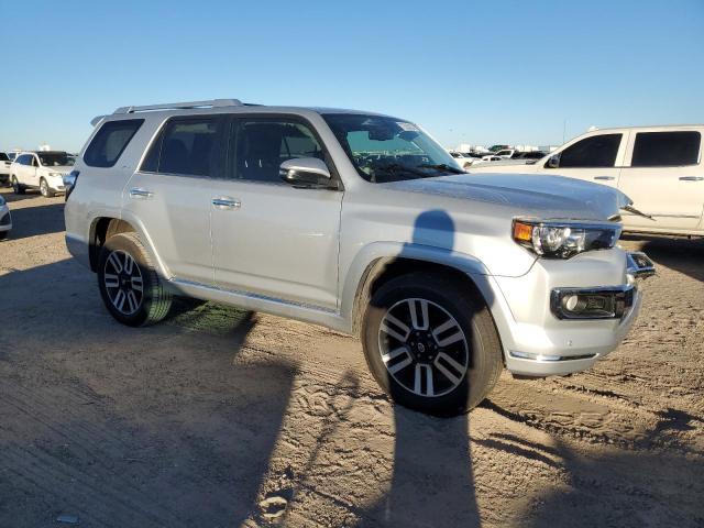 JTEBU5JR4J5556738 - 2018 TOYOTA 4RUNNER SR5/SR5 PREMIUM 银色 照片 4