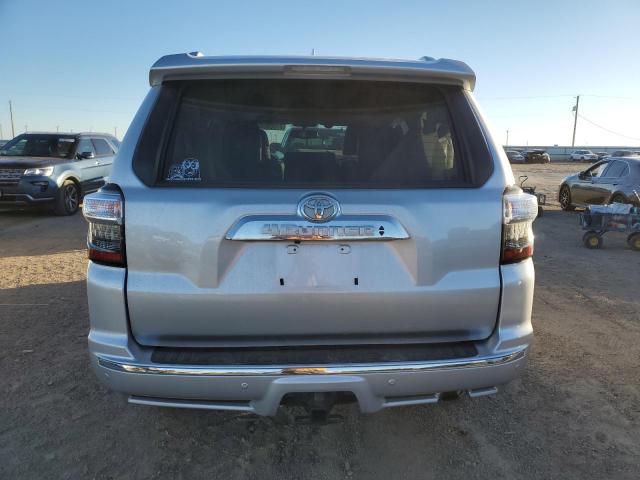 JTEBU5JR4J5556738 - 2018 TOYOTA 4RUNNER SR5/SR5 PREMIUM 银色 照片 6